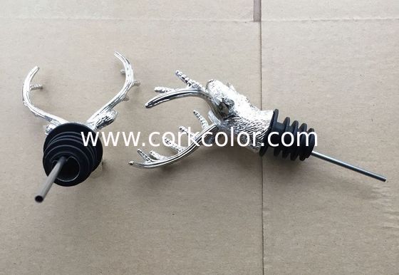 Popular Stag Head Pourer with Rubber Stopper and Zin Alloy Material